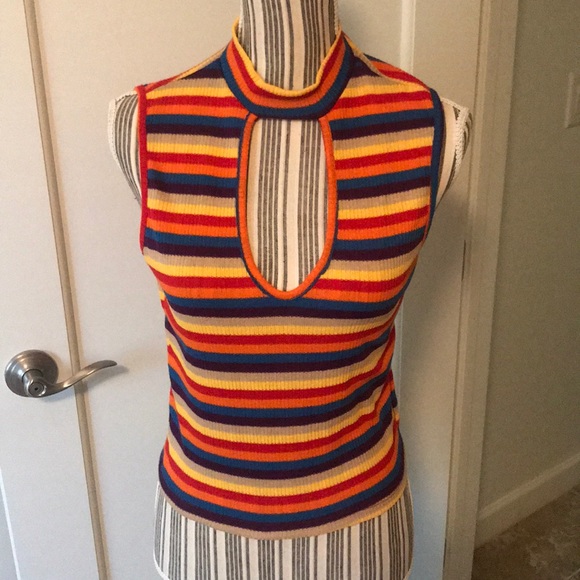 Ladies Sleeveless Sweater Crop Top - Picture 2 of 7